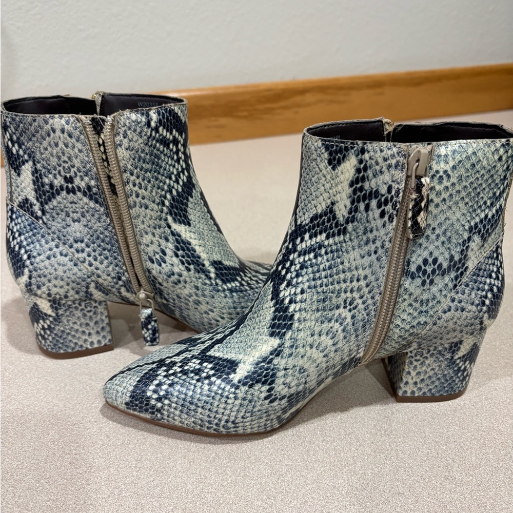 Cole Haan Stylish Snake Print Ankle Boots Size 5.5